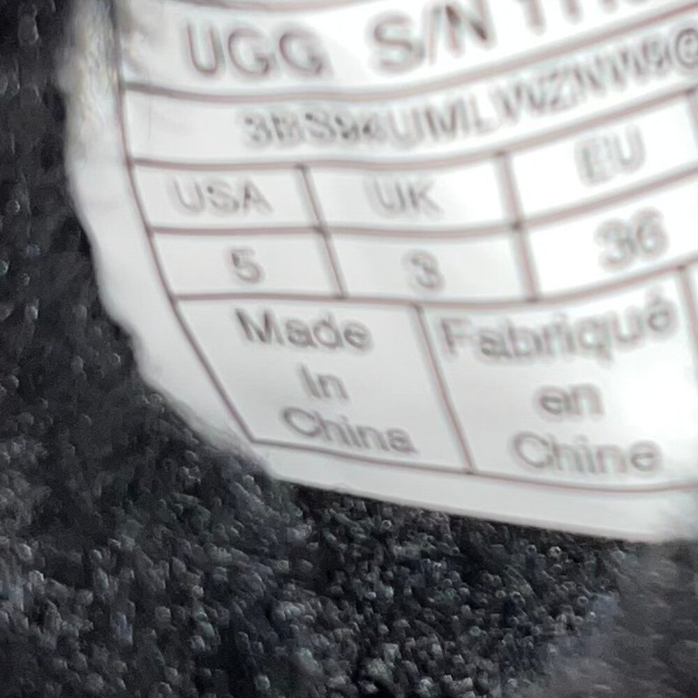 UGG WOMEN'S CLASSIC MINI SNOW LEOPARD BOOT- New W/O tag or box - Picture 7 of 8